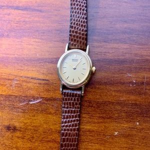 Vintage Seiko women’s watch gold with genuine calfskin band